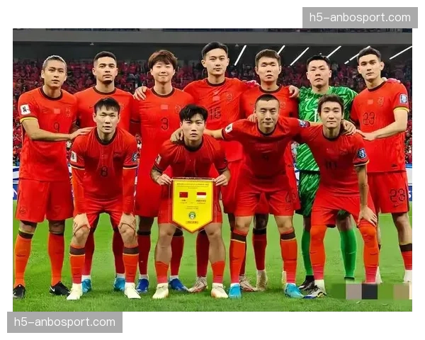 历史性闯入世界杯极大提振球队士气,亚洲杯亚军的经历增强了球员的自信心。